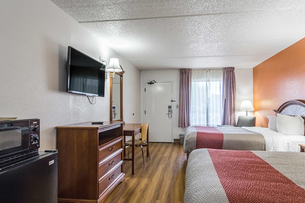 Motel 6 ווייקרוס מראה חיצוני תמונה