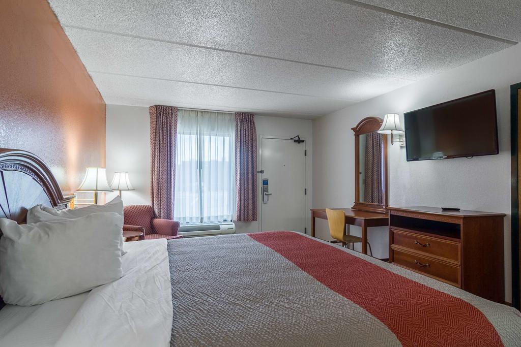 Motel 6 ווייקרוס מראה חיצוני תמונה