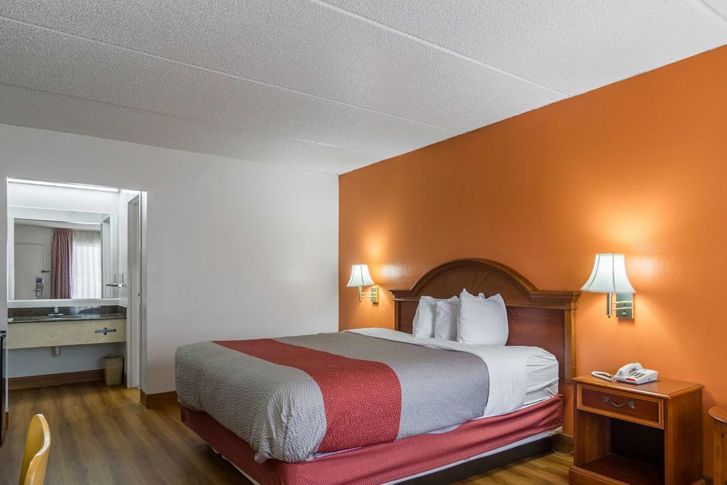 Motel 6 ווייקרוס מראה חיצוני תמונה