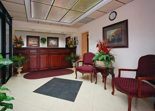 Motel 6 ווייקרוס מראה פנימי תמונה